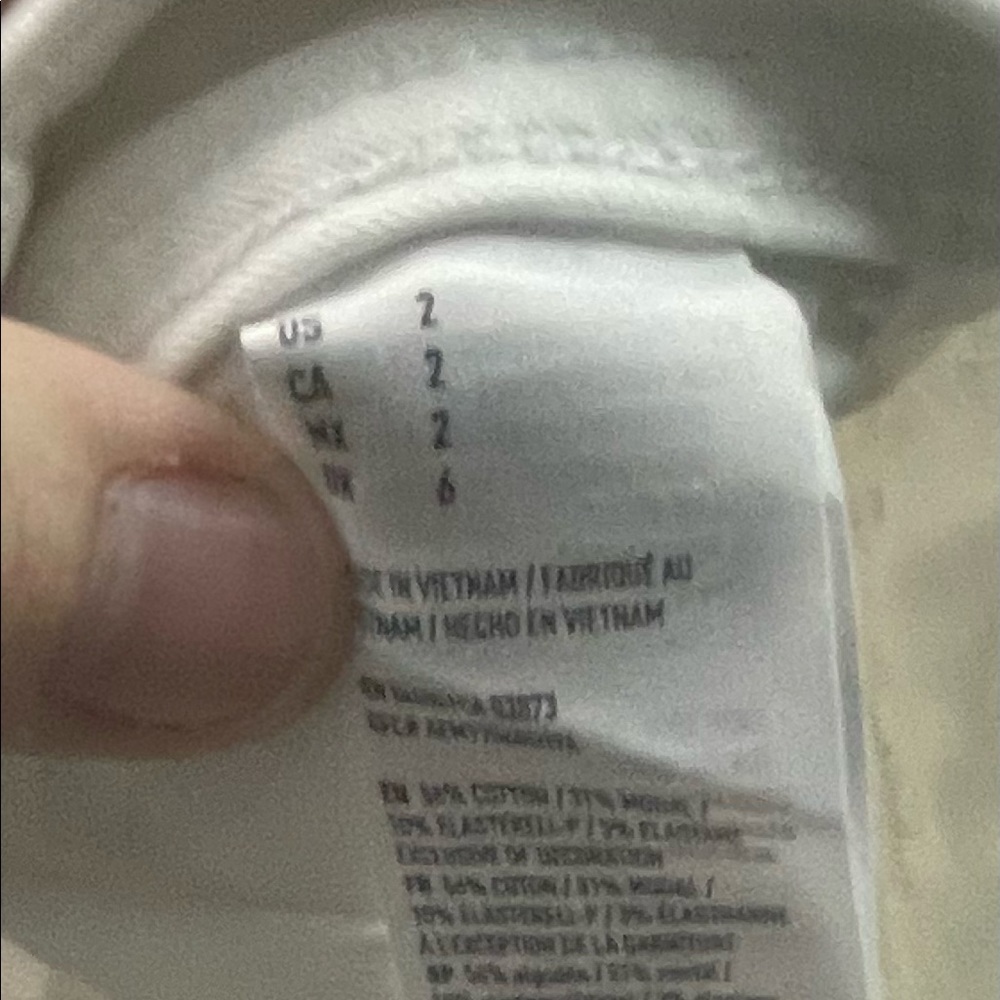 American Eagle Outfitters white shorts - Picture 7 of 7